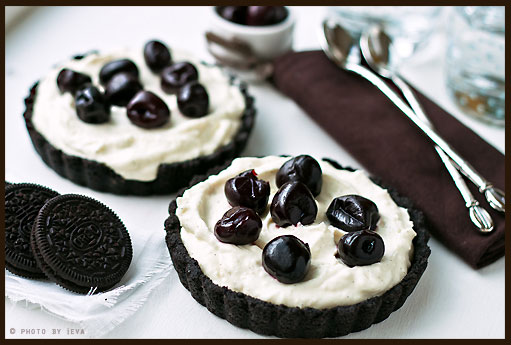 Oreo Cheesecake With Meringues and Boozy Cherries