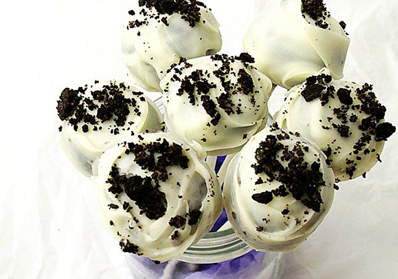 Oreo Cheesecake Pops