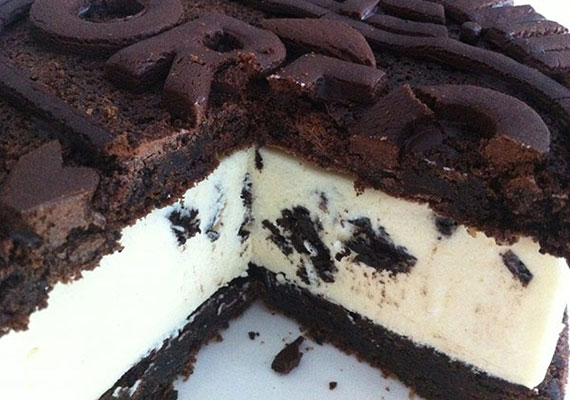 Giant Oreo No Bake Cheesecake Recipe