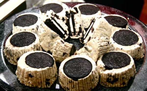 Cookies and Cream Cheesecake Cupcakes