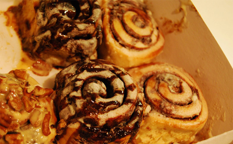 How to Reheat Cinnabons - Best Methods to Use