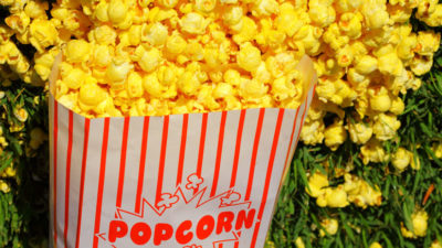 How to Reheat Popcorn: We Look At The Best Options to Use