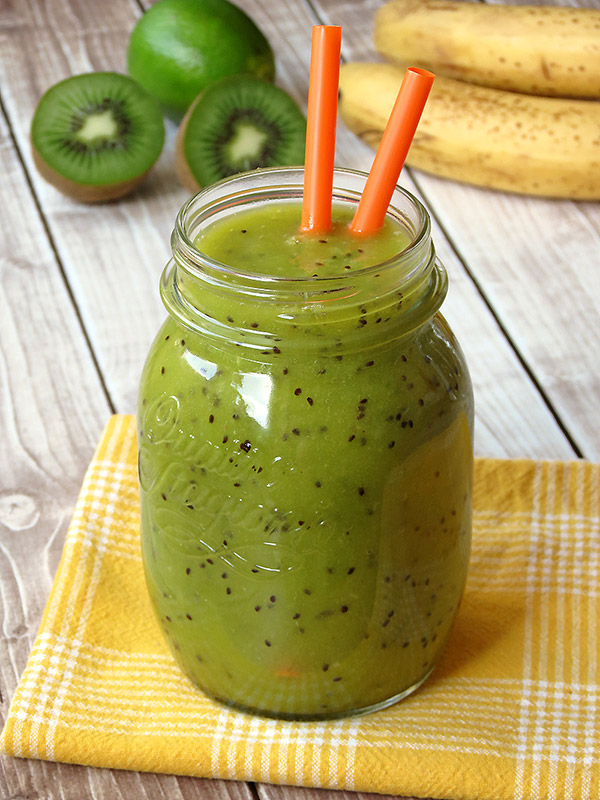 Kiwi Smoothie with Mango and Banana