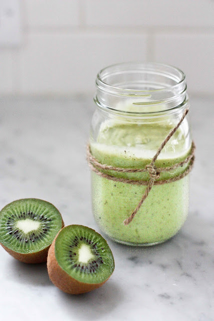 kiwi-avacado-smoothie