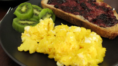 How to Reheat Scrambled Eggs – Look at the Quick and Easy Options