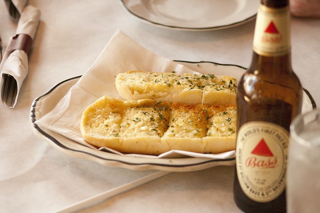 Reheating Garlic Bread in the Oven