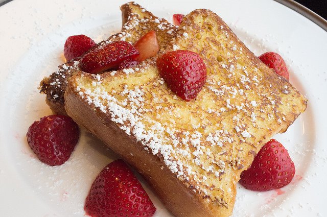 How to Reheat French Toast (4 Best Methods To Have It Delicious Again)