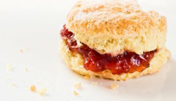 How to Reheat Scones So They’re Hot & Ready for Jam!