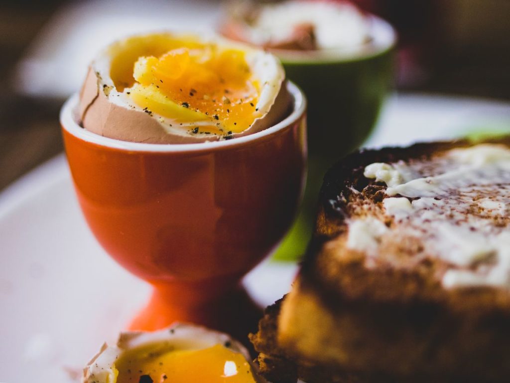 Best Way to Reheat a Boiled Egg