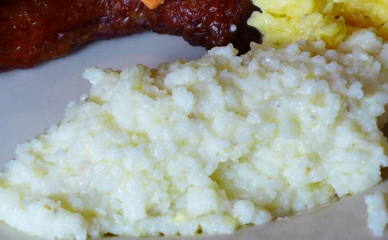 How to Reheat Grits - 2 Best Methods to Use