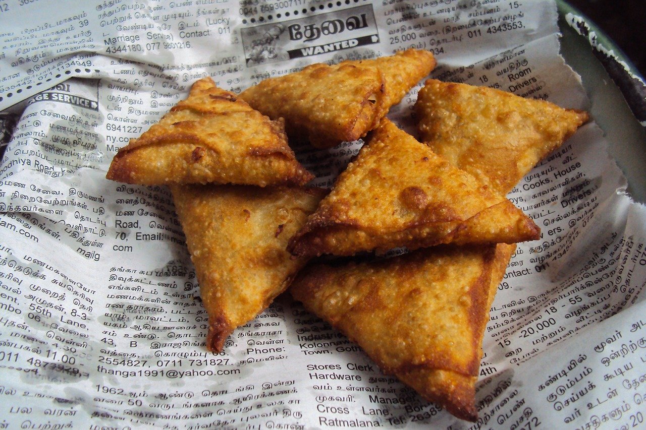 How to Reheat Samosas (Get Fried/Baked/Frozen Warmed Up)