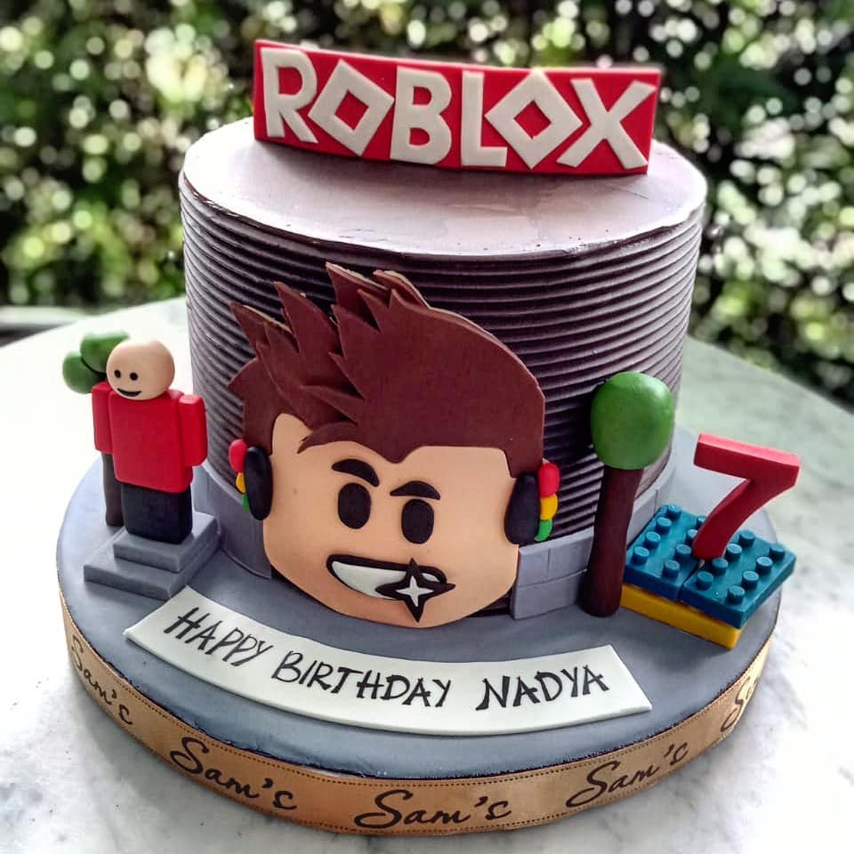 Roblox cake design