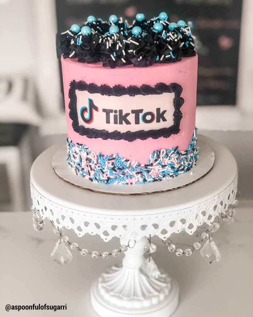 Tiktok Birthday Party Cakes - Tik Tok Theme Drip Cake Video Birthday