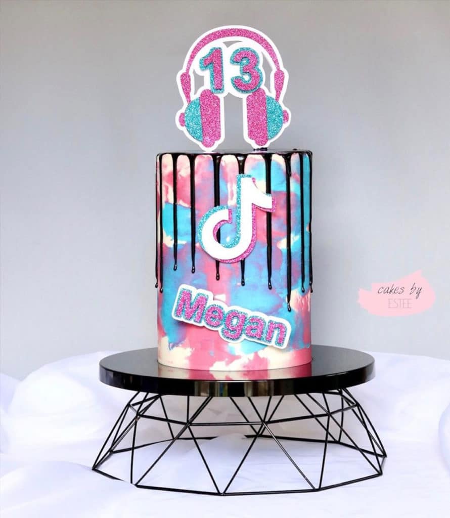 13 Cute Tik Tok Cake Ideas Some Are Absolutely Beautiful - cute tik tok logo roblox