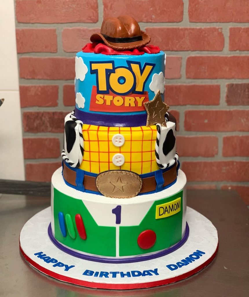 15 Eye-Catching Toy Story Cake Ideas & Designs | The Bestest Ever!