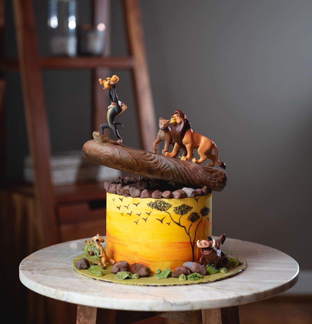 lion king cake figures