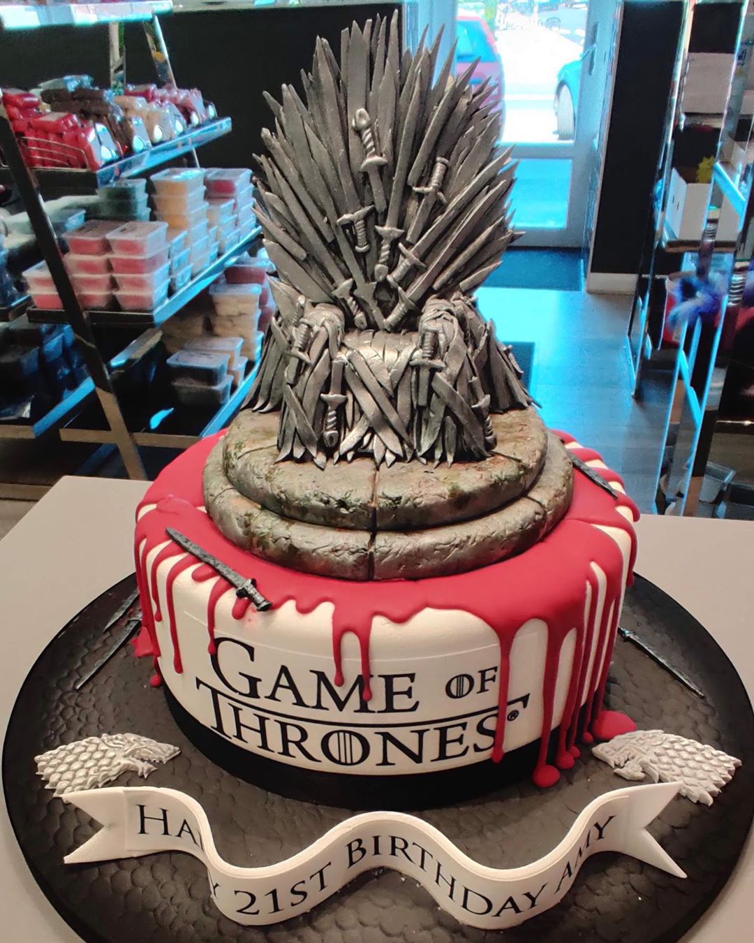 15 Breathtaking Game of Thrones Cake Ideas & Designs