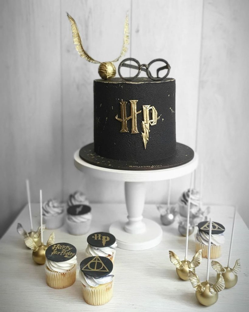 How to make Harry Potter's Birthday Cake (Vegan Harry Potter Cake) | The  Banana Diaries