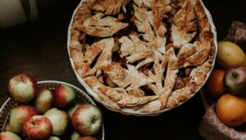 How to Reheat Apple Pie (You Can’t Fail Using These 2 Options)