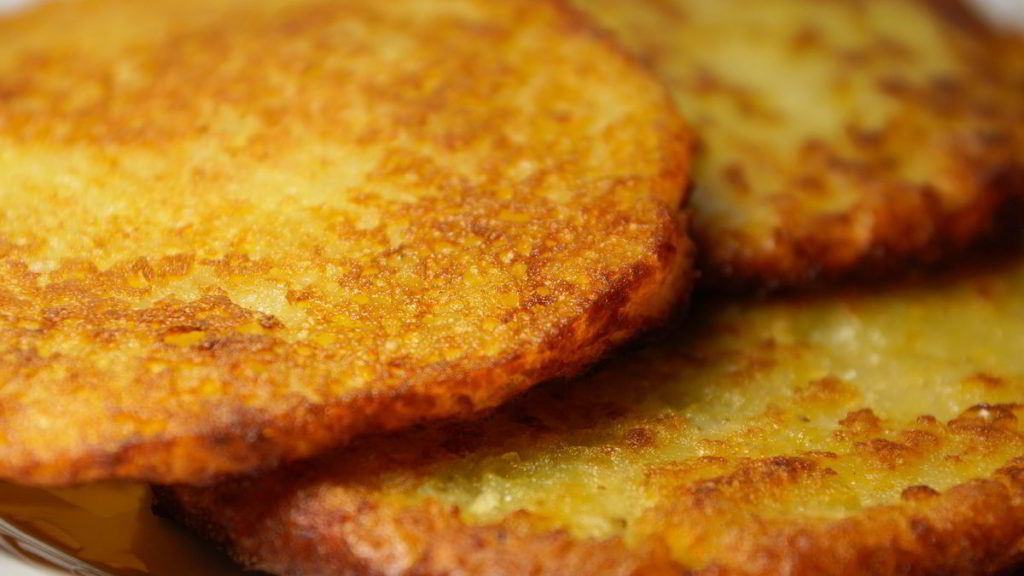 Best Way to Reheat Latkes: 2 Effective Options to USe