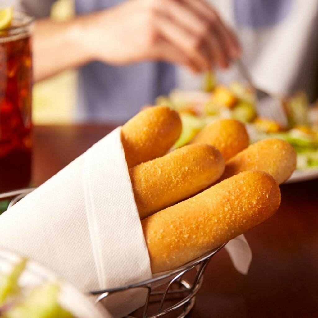 How to Reheat Olive Garden Breadsticks