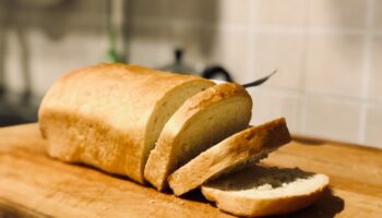 How to Thaw Frozen Bread