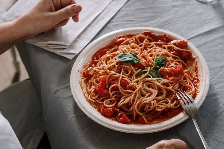 How to Thaw Frozen Pasta Sauce? (4 Best Defrosting Methods To Use)