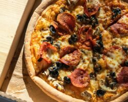 What’s The Best 3 Topping Pizza Options? (Dominos, Pizza Hut, Papa John’s)