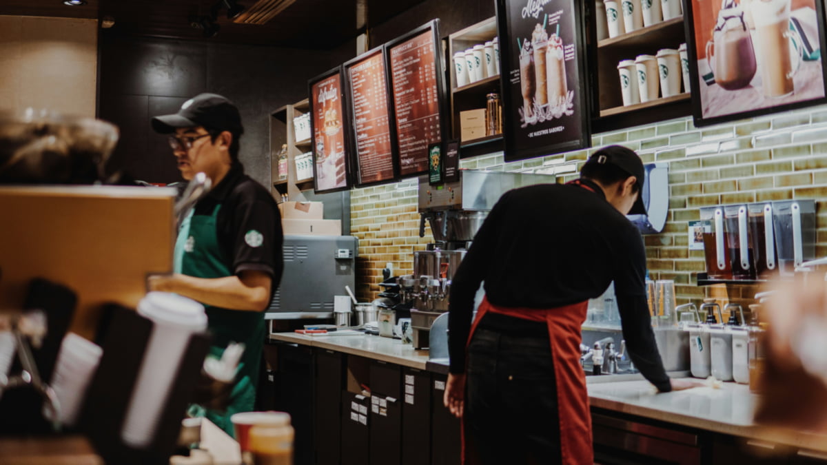 starbucks-workers
