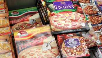 What Happens if a Frozen Pizza Thawed? ( Is It Safe To Eat?)
