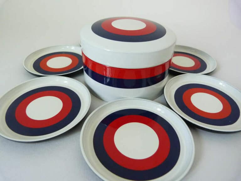 Is Melamine Microwave Safe? (Can Plates/Bowls Be Microwaved?)